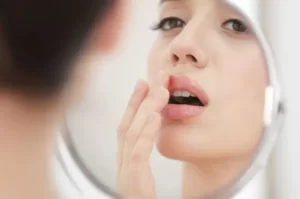 Tips Perawatan Alami untuk Mendapatkan Bibir yang Lembut