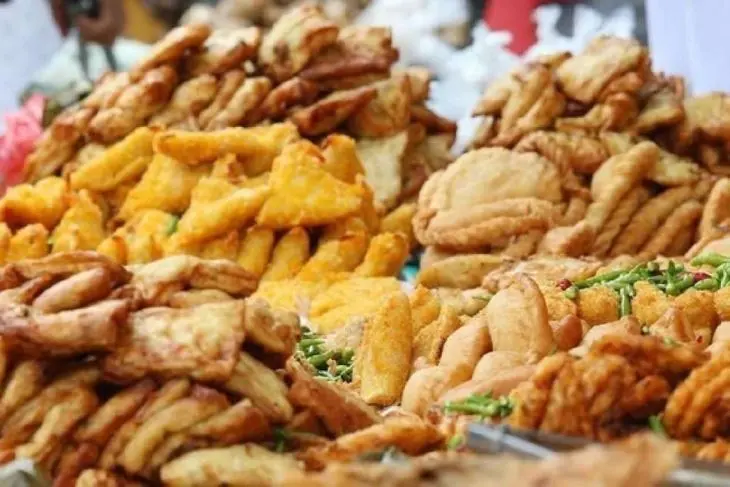 Street Food Indonesia Gorengan - Camilan Sejuta Umat