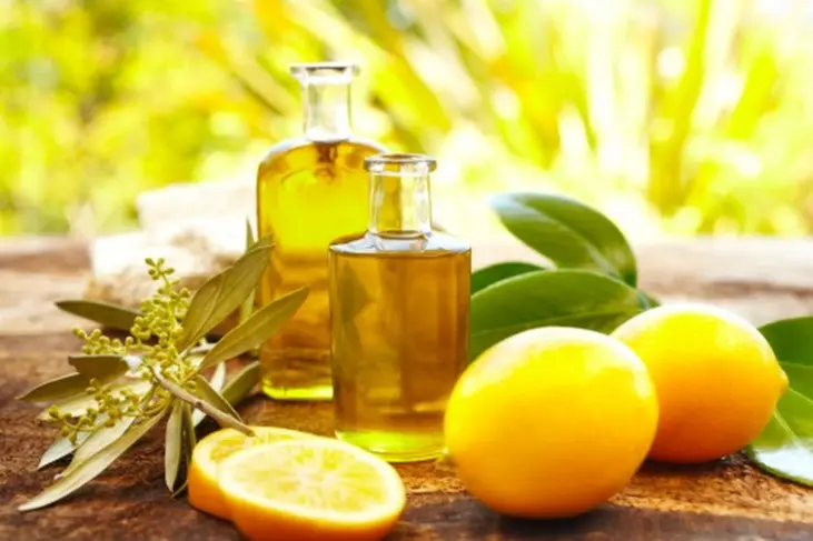 Mencerahkan Kulit Selangkangan Minyak Kelapa dan Perasan Lemon - Kombinasi Pencerah dan Pelembap