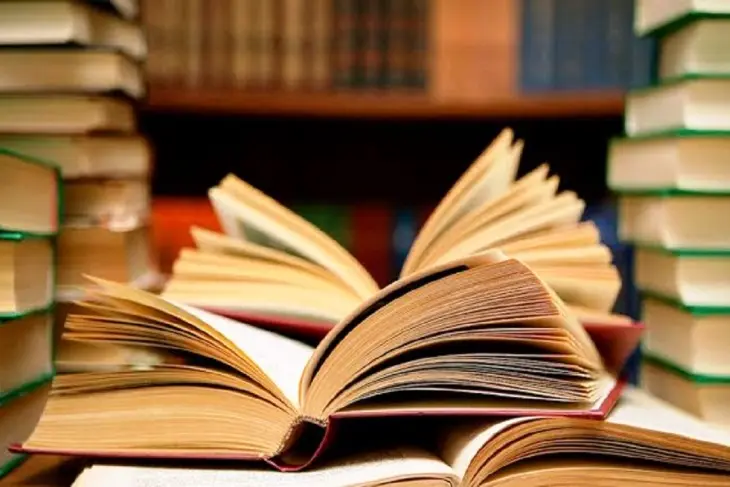 Tips Memilih Buku yang Tepat: Dapatkan Rekomendasi dari Teman atau Keluarga